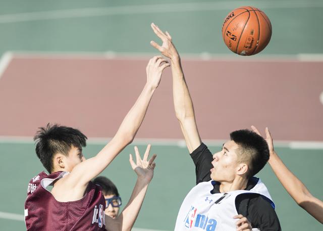 本赛季状态火热的斯图加特前锋吉拉西转会传闻颇多，德国媒体《图片报》消息表示球员可能冬窗就会离队，而他本人想要去英超。